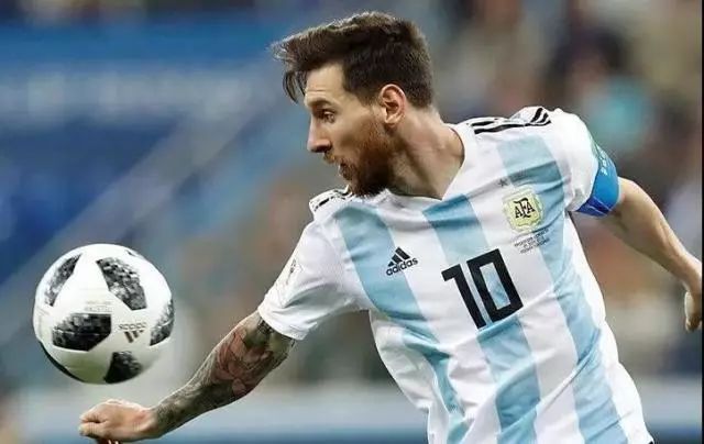 少年强则国强,11名中国足球少年亮相世界杯开