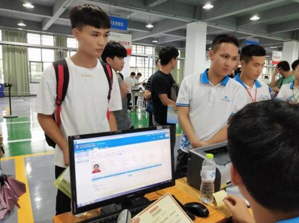 依托大数据，迎新信息化 南宁职业技术学院喜迎来自全国各地新生