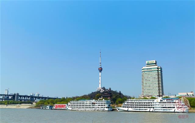 34年前建成的这栋楼,曾是武汉第一高,很多动人