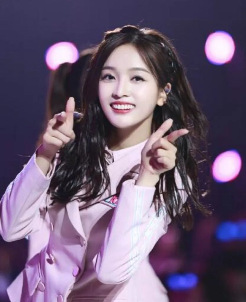 火箭少女101出道首秀遭遇假唱质疑,王思聪却唯