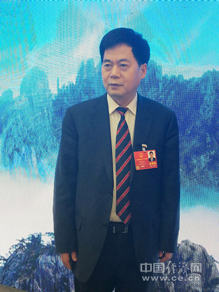 董事长刘汉_刘汉前妻杨雪照片