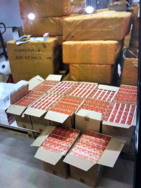 小夫妻非法网售\