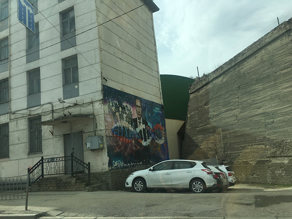 制裁封锁下的克里米亚:狂欢后的双重生活