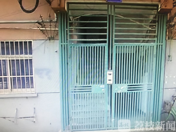 门锁一拧就开!如此防盗门 究竟能防的住谁?