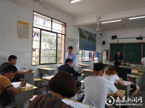 娄底市住建局组织开展建筑施工企业安管人员安