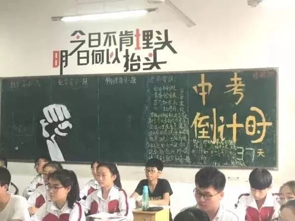 “就像小麦眼看就要成熟了,要是撒手不管,那大半年的辛苦就得前功尽弃!”