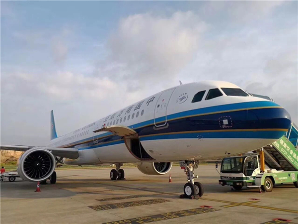 广州今年前五个月交付租赁飞机11架,总进口额8.1亿美元