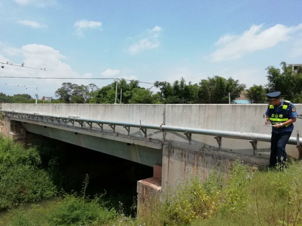 涵洞桥梁 PuEQ-hevauxi4044795.jpg