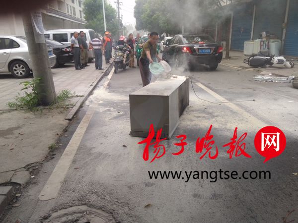 镇江宝堰修理老师傅失手 氧气罐爆燃被炸伤