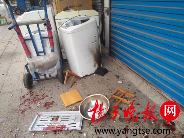 镇江宝堰修理老师傅失手 氧气罐爆燃被炸伤