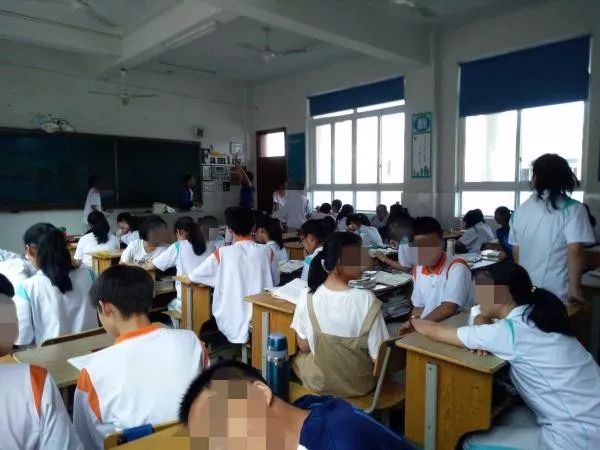 网友举报温州黄田中学,假期违规补课还上晚自