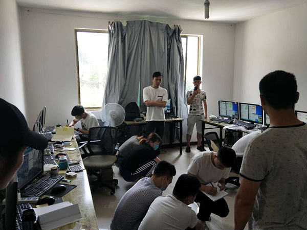 浙江捣毁一组织赌博团伙:疯狂打赏网红主播在其粉丝中做推广