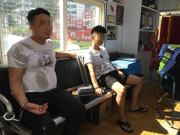 陕西男子醉驾摩托车载人被查,其醉酒同伴偷钥