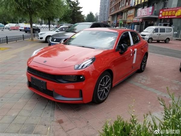 【博狗扑克】分体大灯个性!领克03实车谍照首曝:搭载1.5T发动机 【博狗扑克】分体大灯个性!领克03实车谍照首曝:搭载1.5T发动机