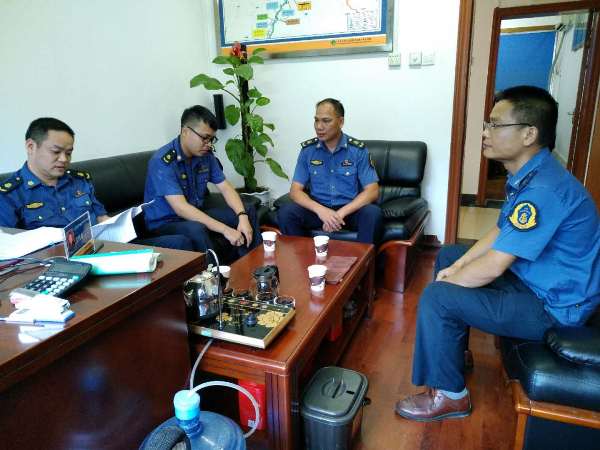 办)科长陈泽峰一行到永福路政执法大队检查指