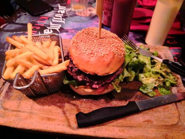 法国《鬼泣5》主题餐厅限时开放 菜单新颖附赠奖品