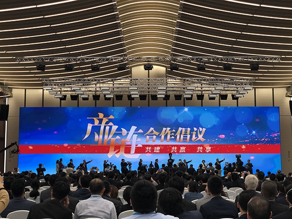 保利国际app|中外“勇士”在武汉特色越野障碍赛上玩嗨了