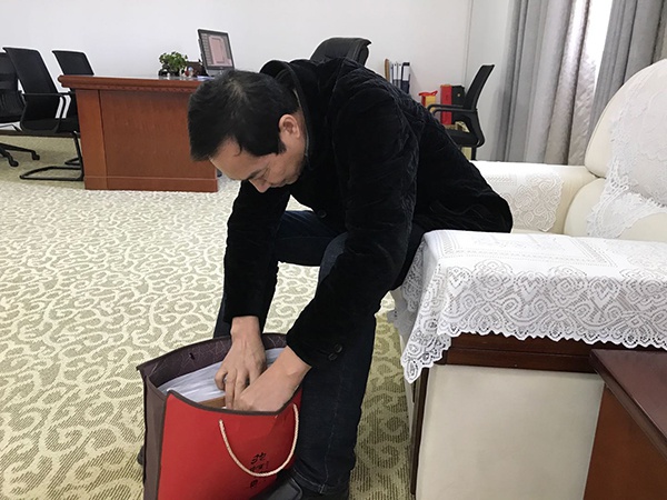 www.88.优德·台北故宫博物院“黄金画”来济南啦 使用99%纯金箔