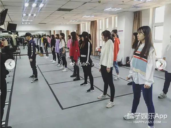 陆柯燃老板比她红?教过李振宁管烁SNH48,可本人越看越像铁憨憨