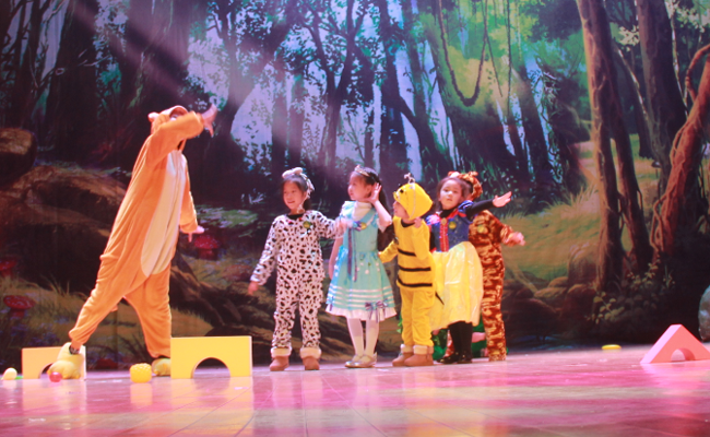 艺术陪伴成长 丑小鸭少儿艺术团在京成立