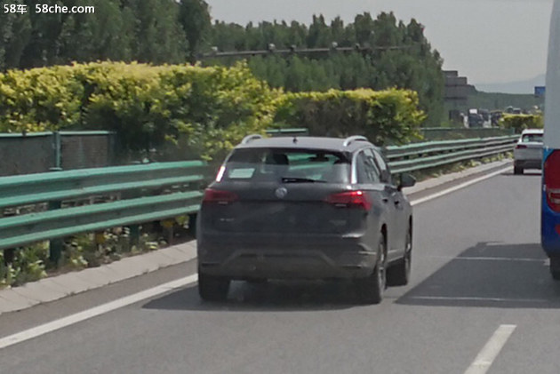 或命名探荣 一汽-大众第2款SUV路试谍照