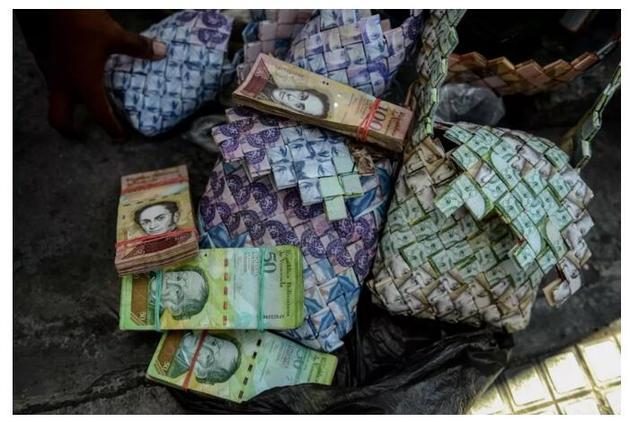 委内瑞拉搏命式自救:拿着,这是新货币!