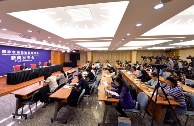 国家发展改革委会同国家能源局举行新闻发布会