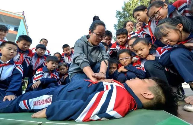 话题 | 啥都从娃娃抓起,娃娃快被抓坏了!