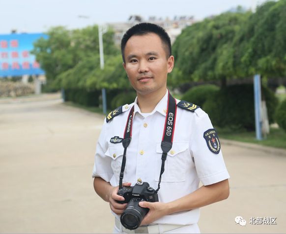 以笔作枪,写尽军旅,最美“兵记者”一直在路上!