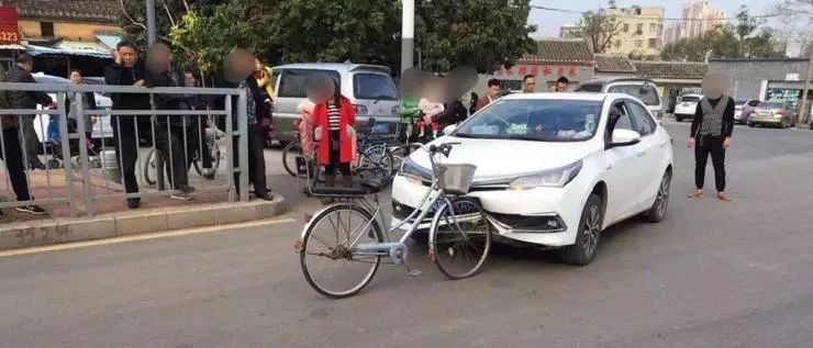 日本车保险杠一碰就碎，是偷工减料还是另有原因？