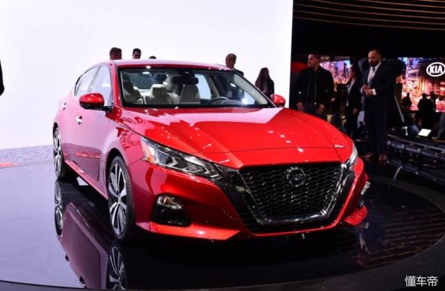 新一代天籁发布，颜值比凯美瑞更带感，关键还是用2.0T发动机