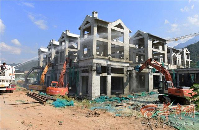 秦岭违建别墅整治在行动 鄠邑区昨开拆西安院子违建别墅