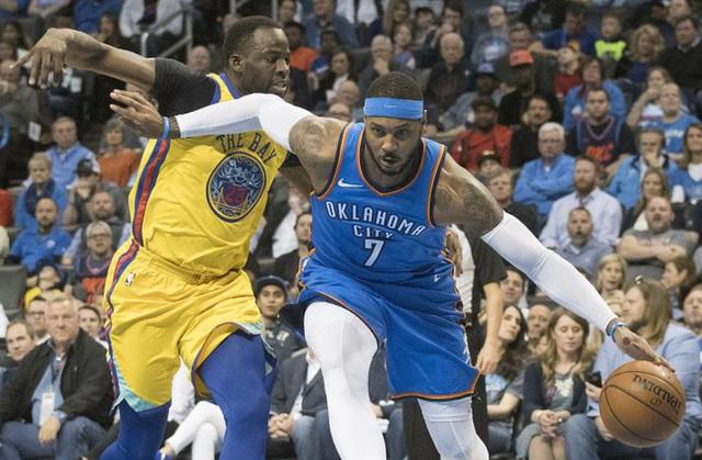 今天打篮球,跳投时在球脱手一瞬间被防守者打