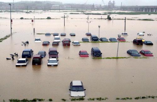 台湾泡水汽车理赔少:“台风洪水险”投保率1%