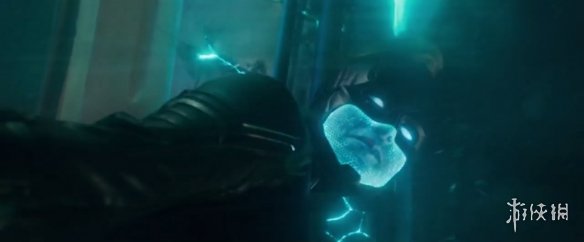 《惊奇队长》超级碗预告片公布!女主“开挂”锤飞机