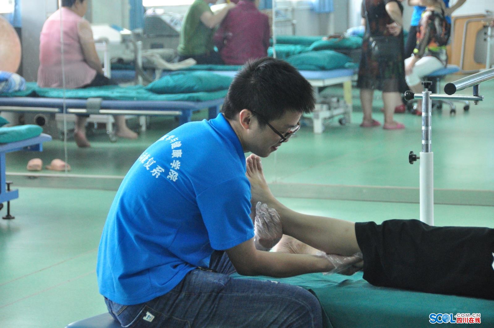 成都体育学院到罗江区中医医院开展暑期三下