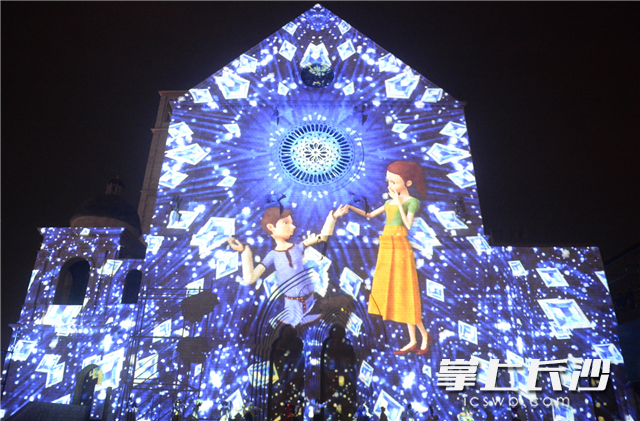 终于等到你!华谊兄弟(长沙)电影小镇今晚惊艳开