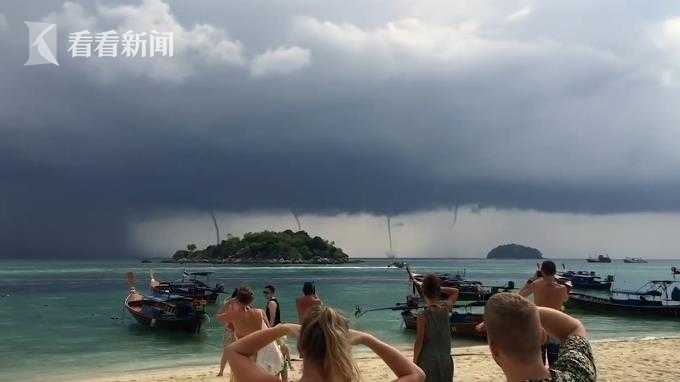 霓虹下的微醺與喧囂：香港，一場永不落幕的感官盛宴 