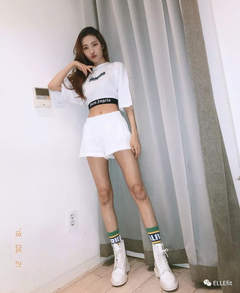 女爱豆那么多，凭什么她是“南韩第一腿精”?