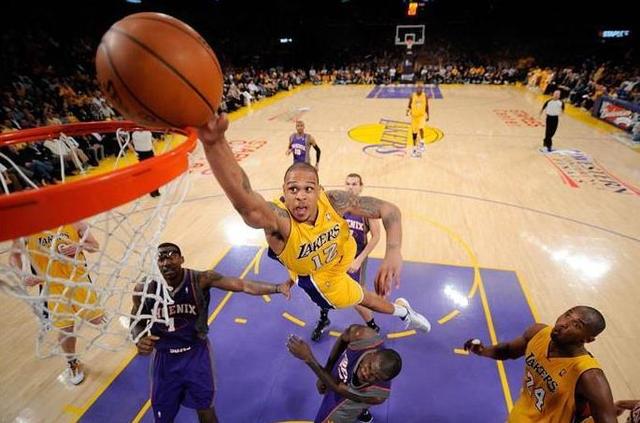 nba湖人布鲁,nba湖人比赛回放