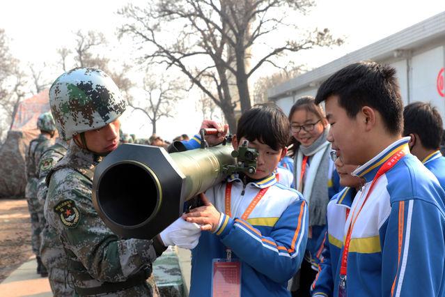 陕西省首届军营开放日活动在第83集团军某旅