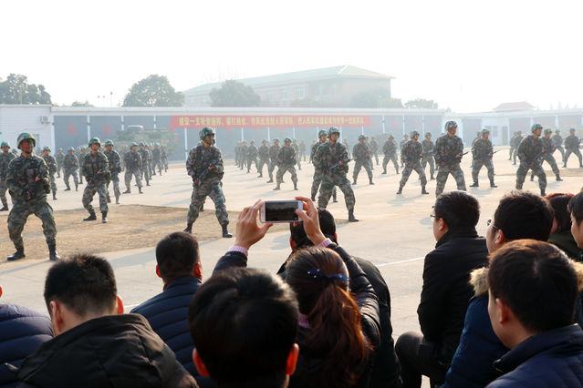 陕西省首届军营开放日活动在第83集团军某旅