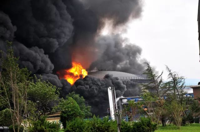 大连石化8·17事故和山东日科化学12·19