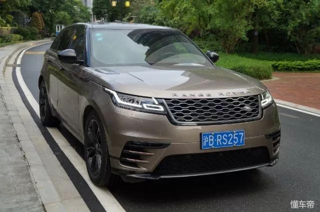 当驾驶路虎揽胜星脉穿越城市暗夜……