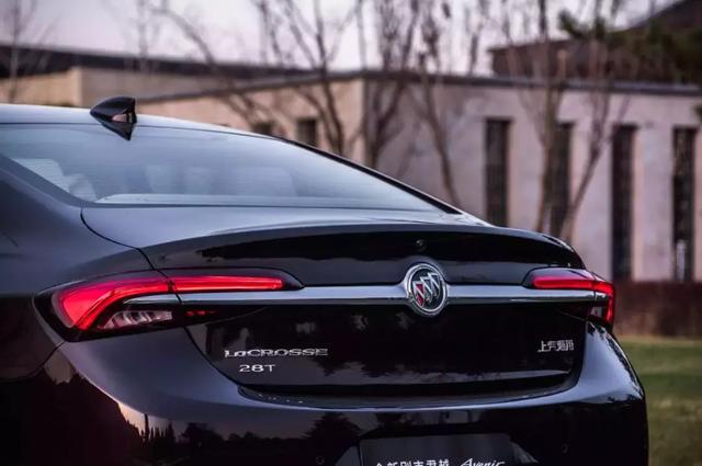 百公里6.9L,抢BBA市场大杀器来了!全新君越Avenir深度评测