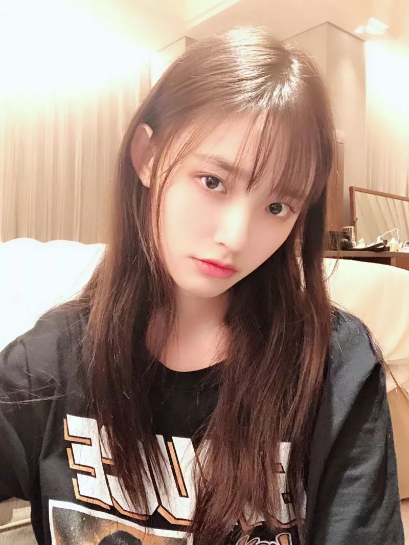 他都点头说好,然后转头就发各种关于詹姆斯和电影的安利,电影还不是他