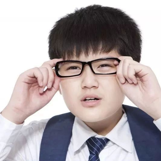 中国青少年近视率居世界第一!手机该不该禁入校园?