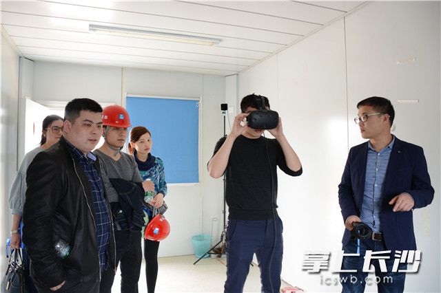 施工方法大变革!湘江欢乐城迎来200名参观者观