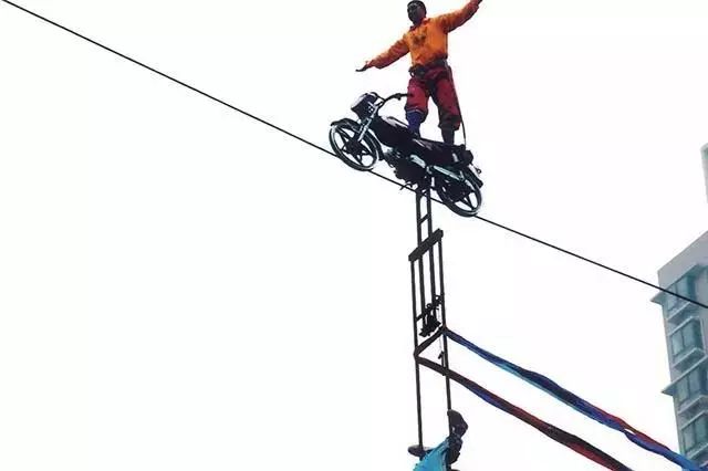 赶紧抢！南宁凤岭水世界门票3人只要99元！