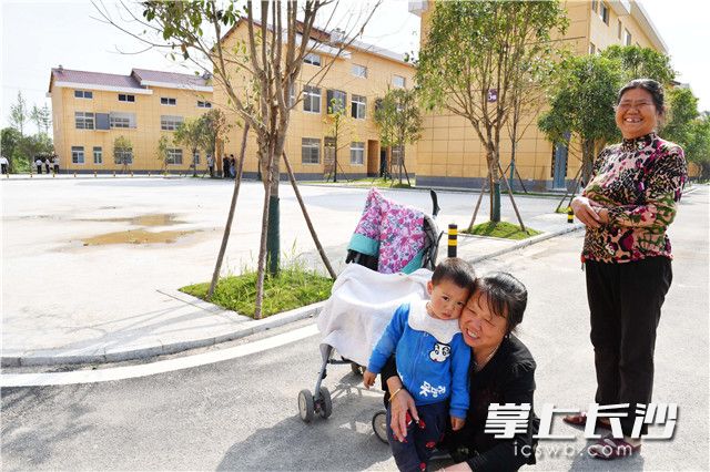 胡衡华赴宁乡市调研精准扶贫和基层党建工作